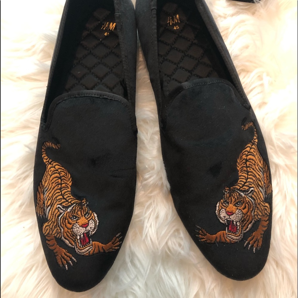 H&M Tiger Velour Loafers Navy